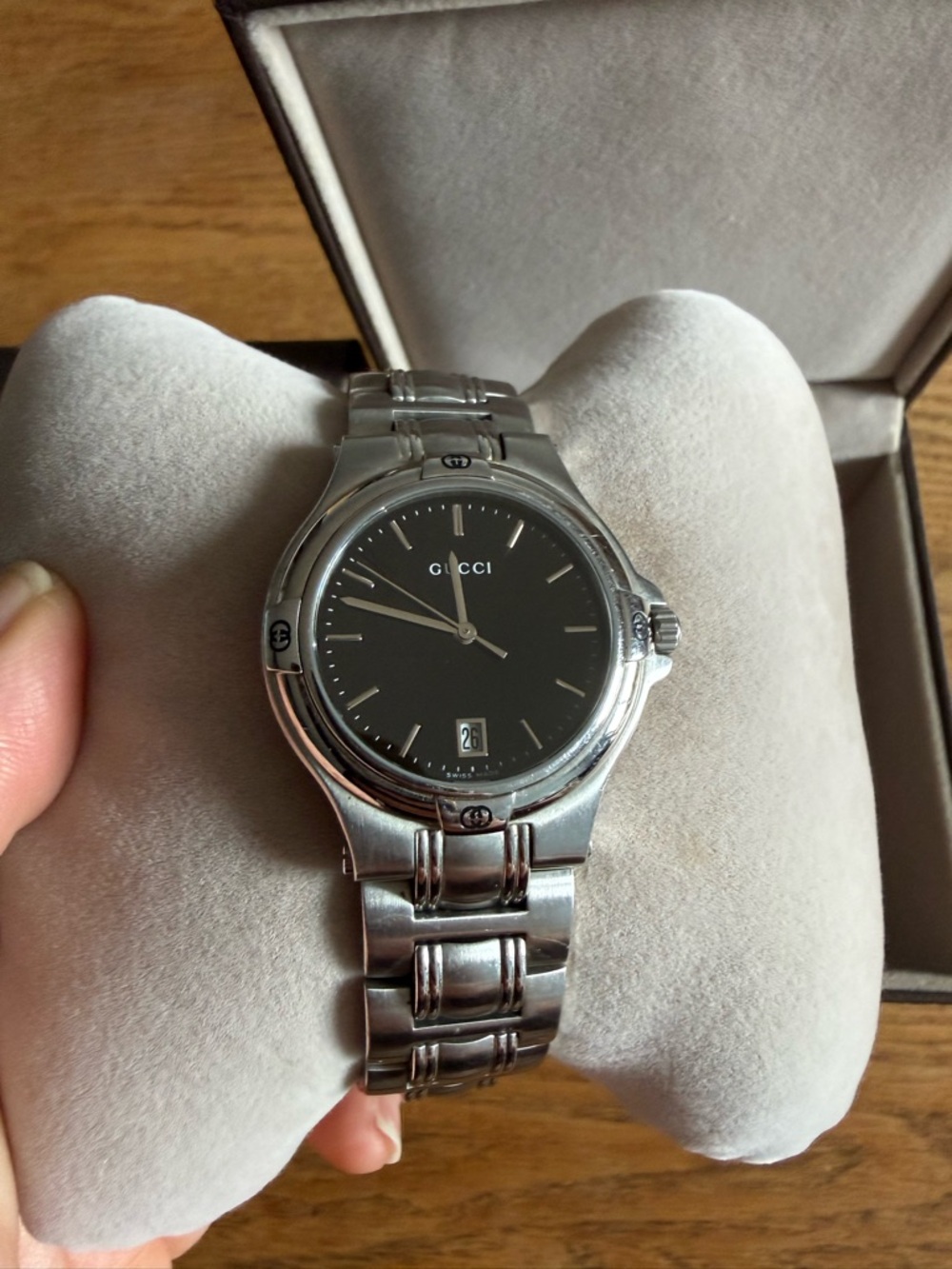 Gucci Silver Stainless Steel Watch with Black Dial - Picture 2 of 3